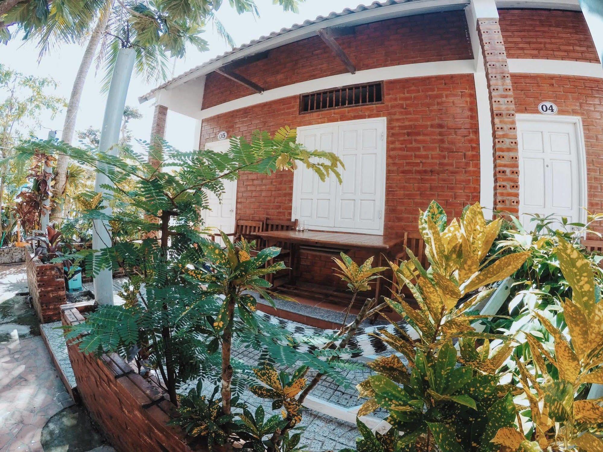 Sea Living Hostel Дуонг-Донг Экстерьер фото