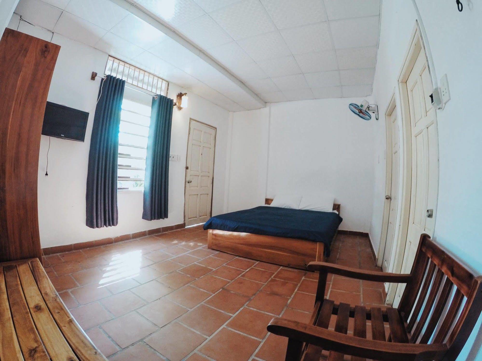 Sea Living Hostel Дуонг-Донг Экстерьер фото