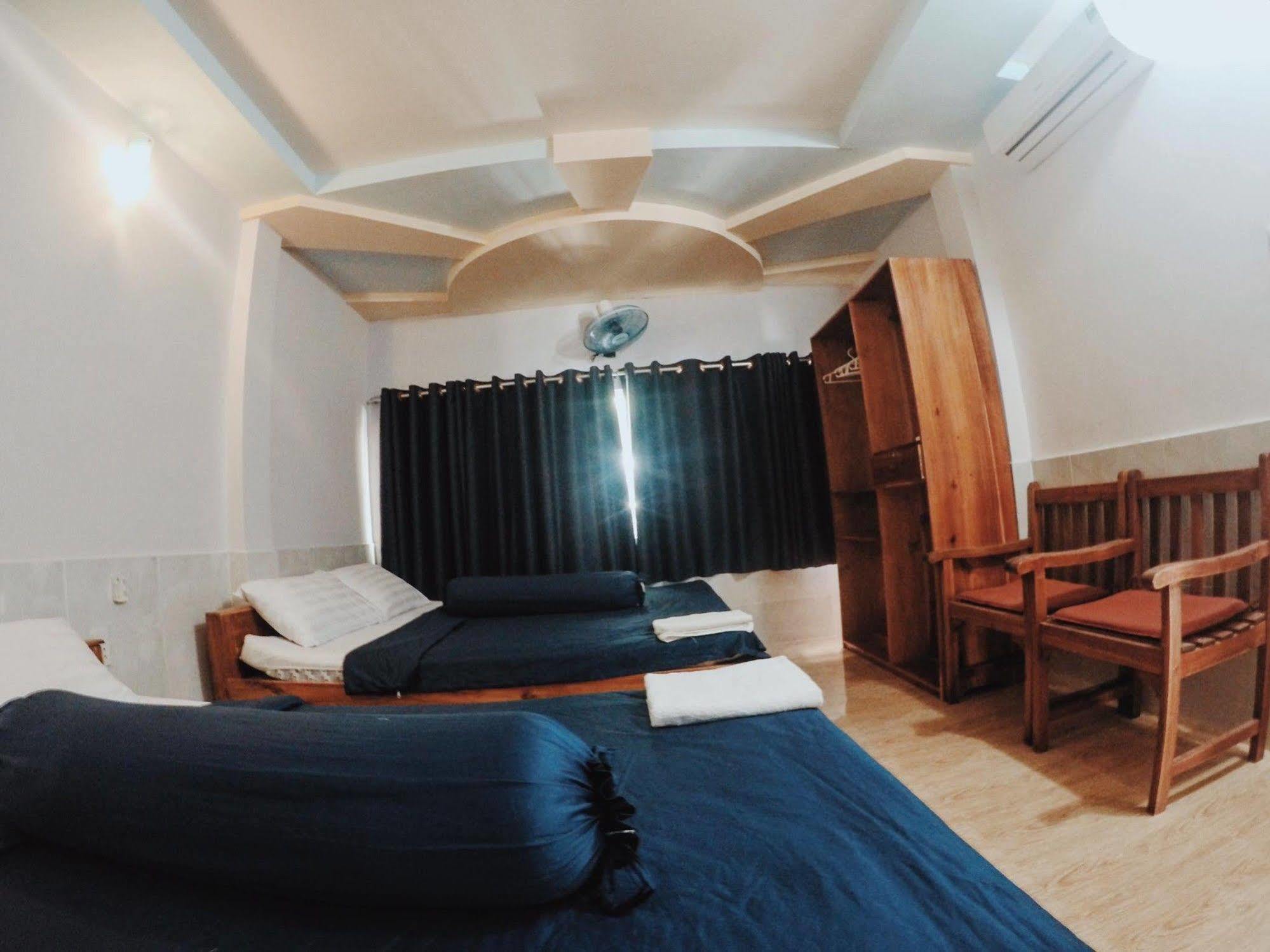 Sea Living Hostel Дуонг-Донг Экстерьер фото